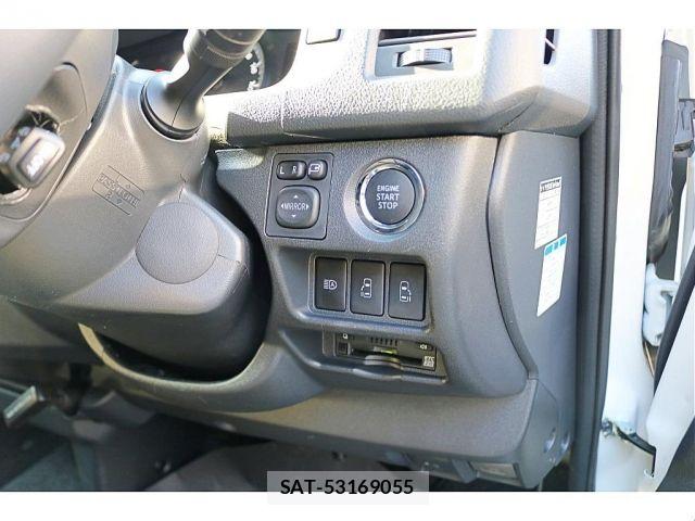 Toyota HIACE VAN 2024-01 7616914-11
