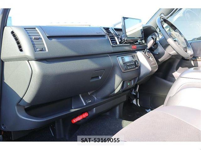 Toyota HIACE VAN 2024-01 7616914-16