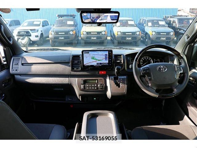 Toyota HIACE VAN 2024-01 7616914-4