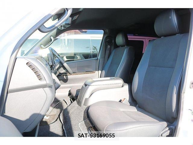 Toyota HIACE VAN 2024-01 7616914-8