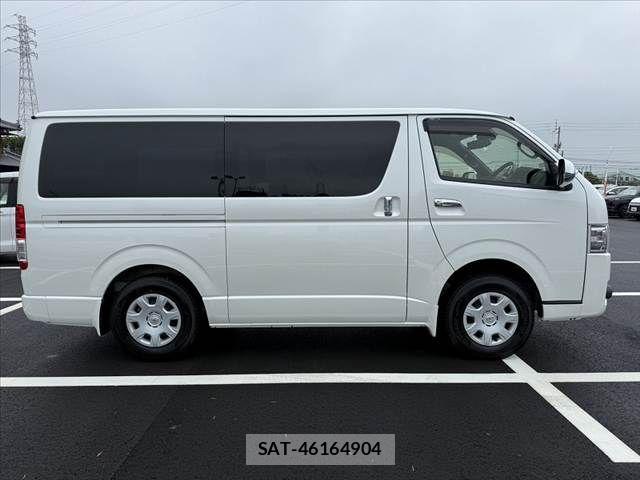 Toyota HIACE VAN 2018-12 7616918-10