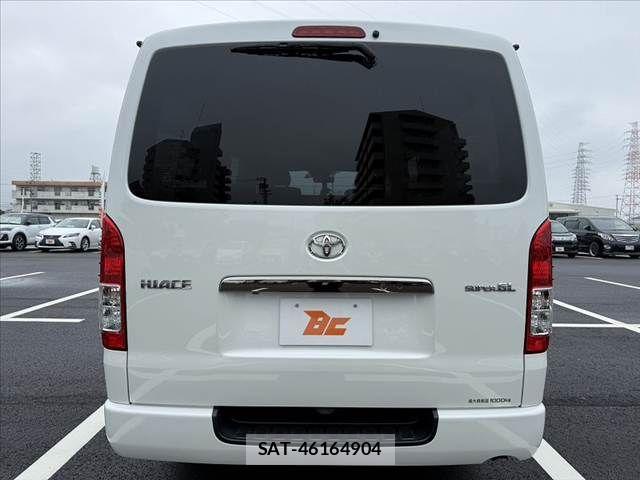 Toyota HIACE VAN 2018-12 7616918-13