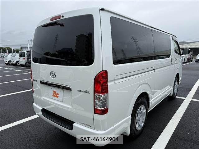 Toyota HIACE VAN 2018-12 7616918-14