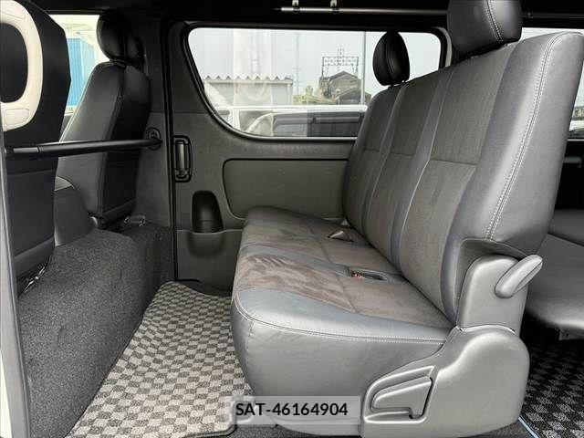 Toyota HIACE VAN 2018-12 7616918-18