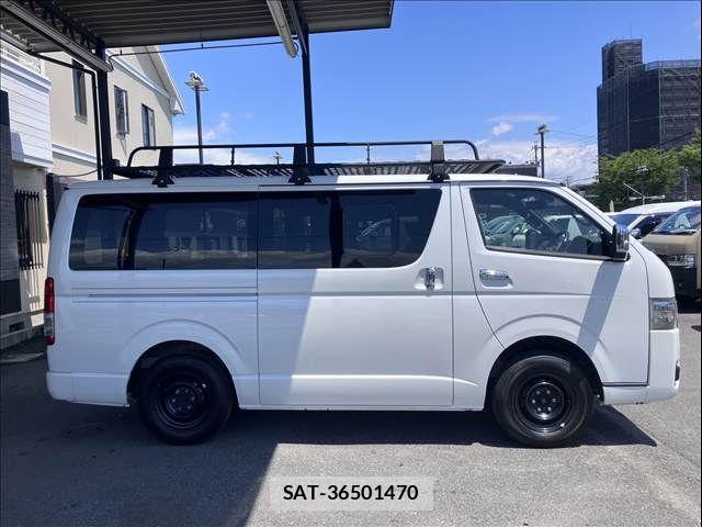 Toyota HIACE VAN 2022-11 7616917-12