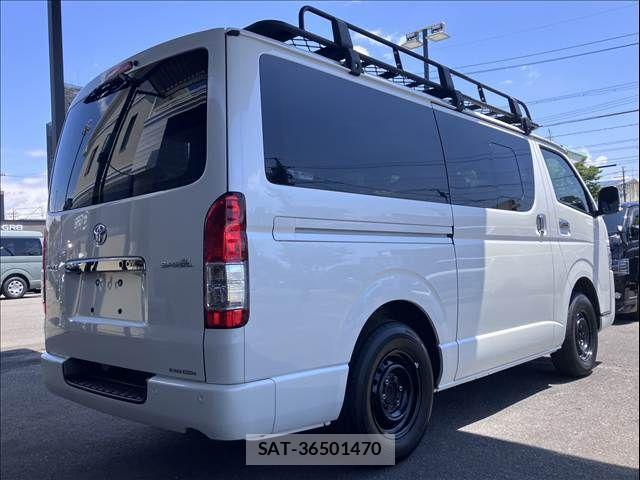 Toyota HIACE VAN 2022-11 7616917-14