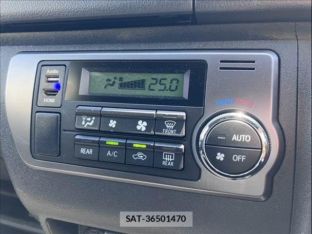 Toyota HIACE VAN 2022-11 7616917-18