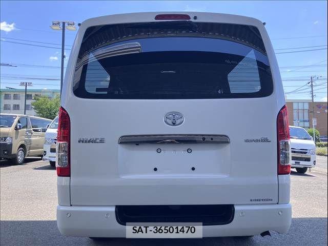 Toyota HIACE VAN 2022-11 7616917-2