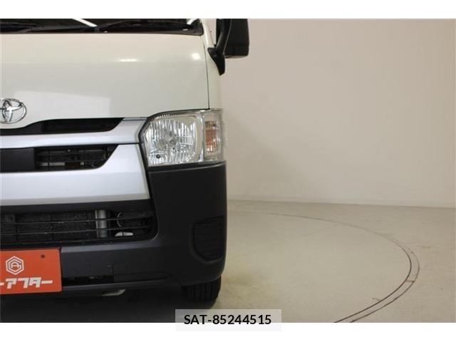 Toyota HIACE VAN 2022-03 7616923-14