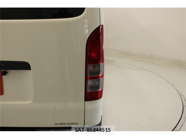 Toyota HIACE VAN 2022-03 7616923-18