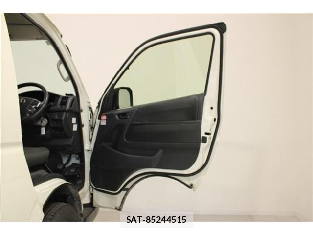 Toyota HIACE VAN 2022-03 7616923-29