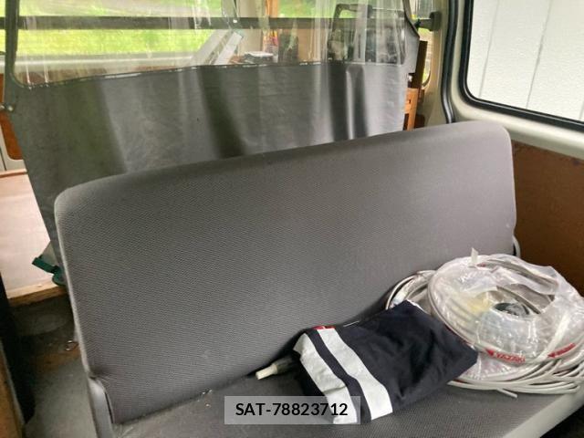 Toyota HIACE VAN 2014-04 7616928-10