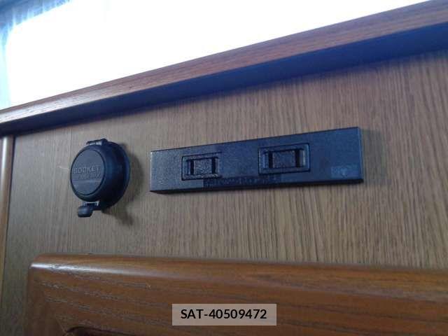 Toyota HIACE VAN 2008-11 7723897-13