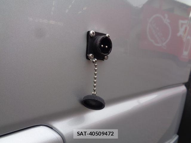 Toyota HIACE VAN 2008-11 7723897-24