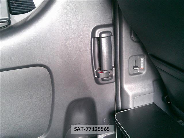 Toyota HIACE VAN 2017-10 7876738-9