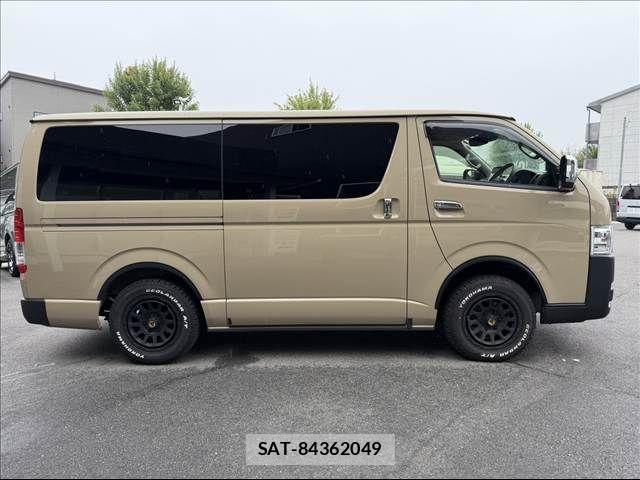 Toyota HIACE VAN 2024-04 7876727-12