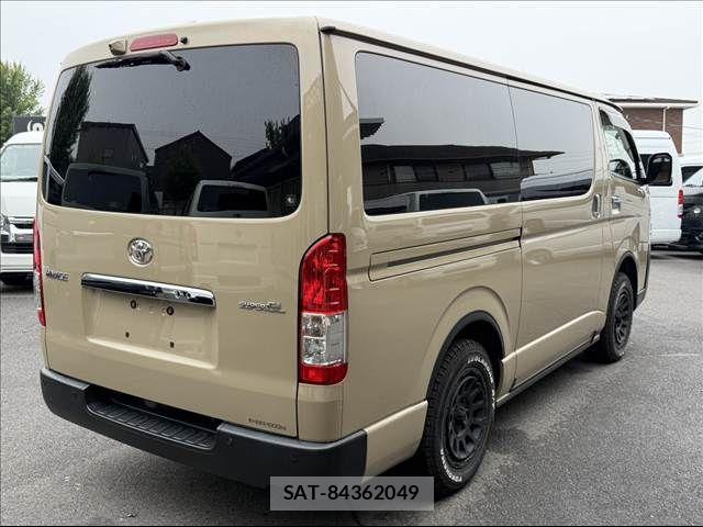 Toyota HIACE VAN 2024-04 7876727-14