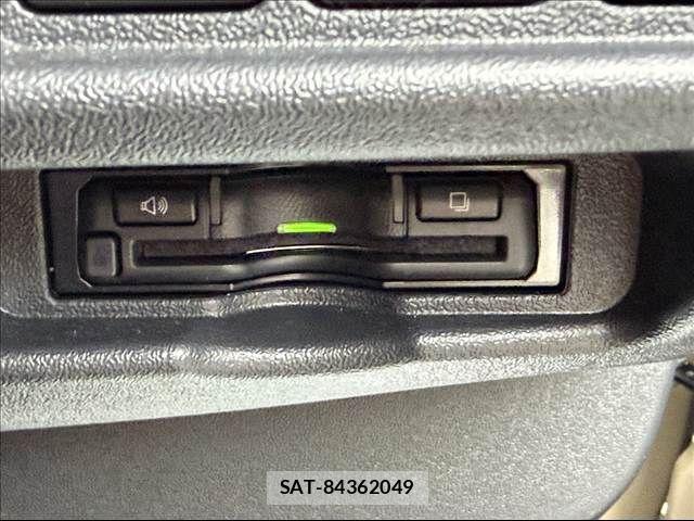 Toyota HIACE VAN 2024-04 7876727-17