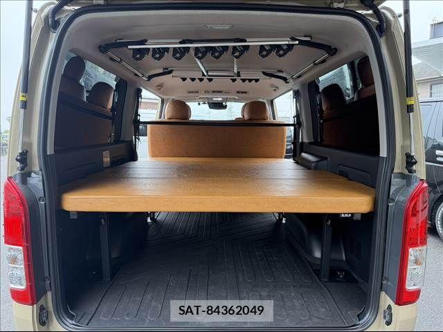 Toyota HIACE VAN 2024-04 7876727-19