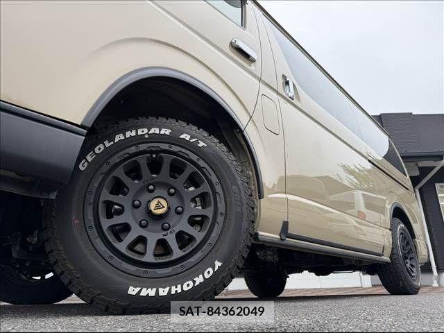Toyota HIACE VAN 2024-04 7876727-8