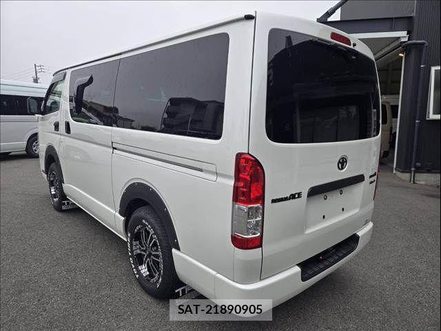 Toyota HIACE VAN 2017-12 7876739-15