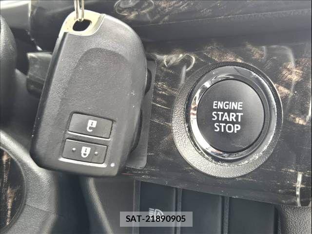 Toyota HIACE VAN 2017-12 7876739-16