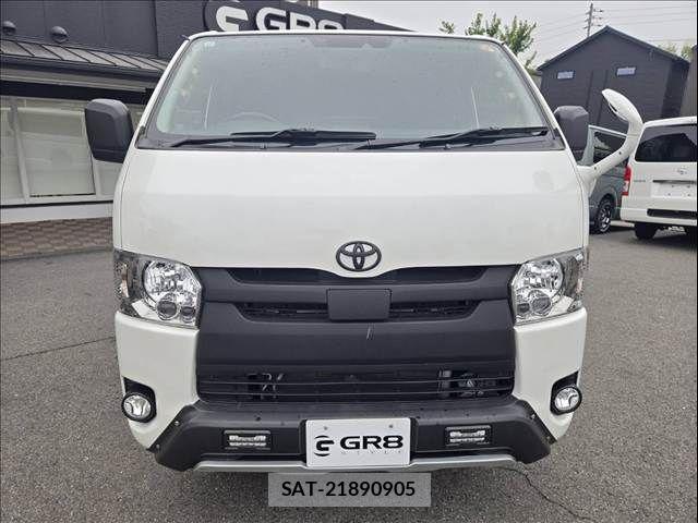 Toyota HIACE VAN 2017-12 7876739-1
