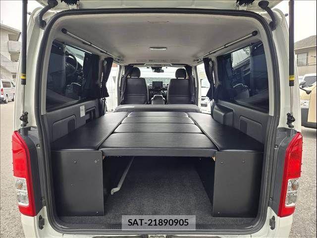 Toyota HIACE VAN 2017-12 7876739-19