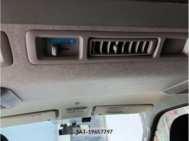 Toyota HIACE VAN 2016-03 7902690-28