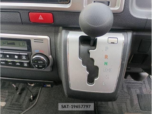 Toyota HIACE VAN 2016-03 7902690-6