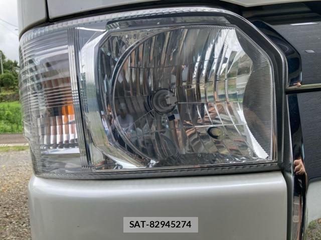 Toyota HIACE VAN 2019-05 7961938-12