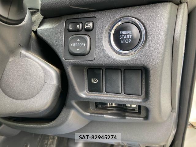 Toyota HIACE VAN 2019-05 7961938-16