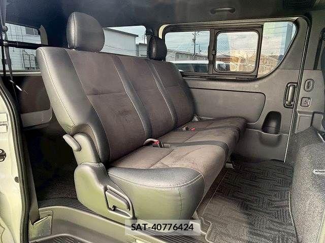 Toyota HIACE VAN 2021-12 7961933-13