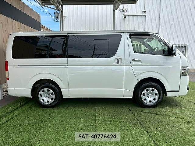 Toyota HIACE VAN 2021-12 7961933-15