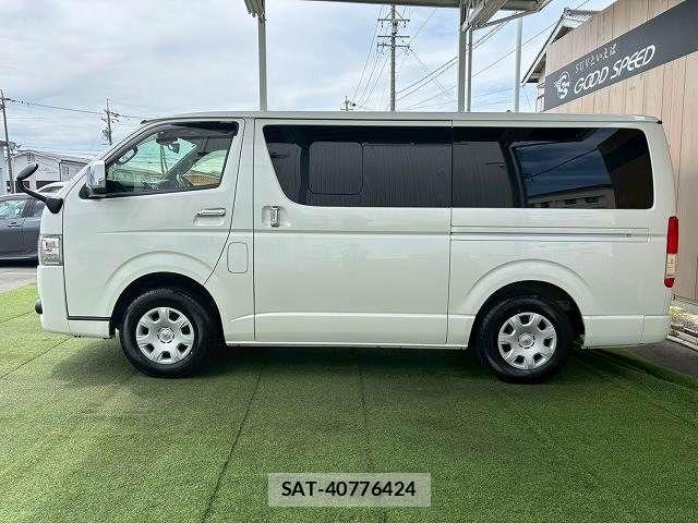 Toyota HIACE VAN 2021-12 7961933-16