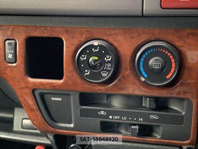 Toyota HIACE VAN 2007-11 7961937-26