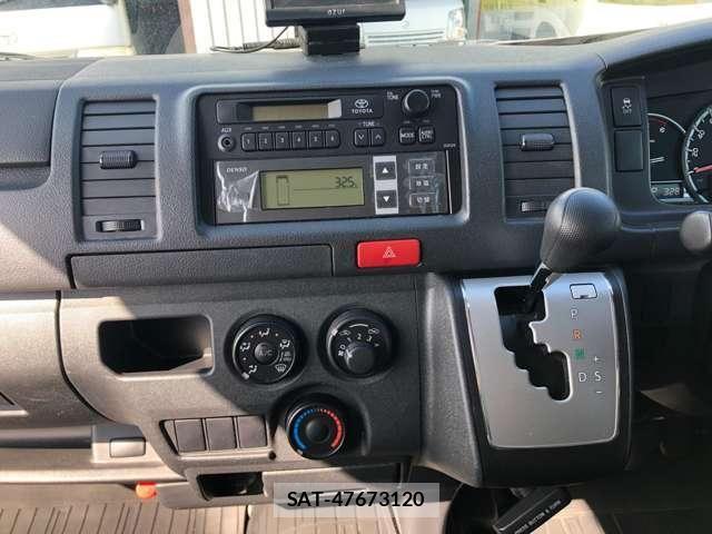 Toyota HIACE VAN 2018-11 7979402-12