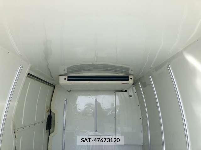 Toyota HIACE VAN 2018-11 7979402-14