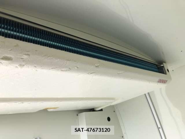 Toyota HIACE VAN 2018-11 7979402-17
