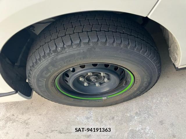 Toyota HIACE VAN 2024-08 7979395-9