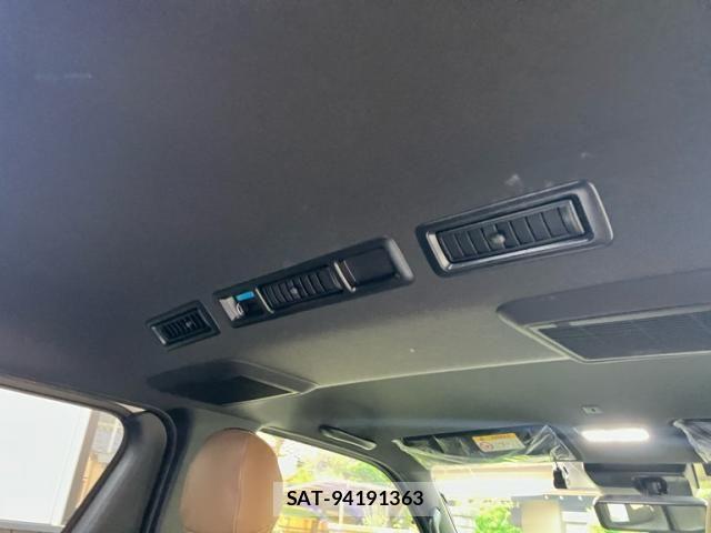 Toyota HIACE VAN 2024-08 7979395-16