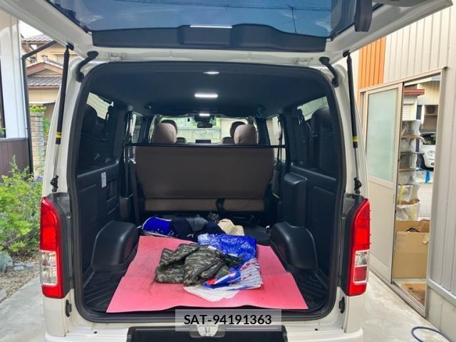 Toyota HIACE VAN 2024-08 7979395-17