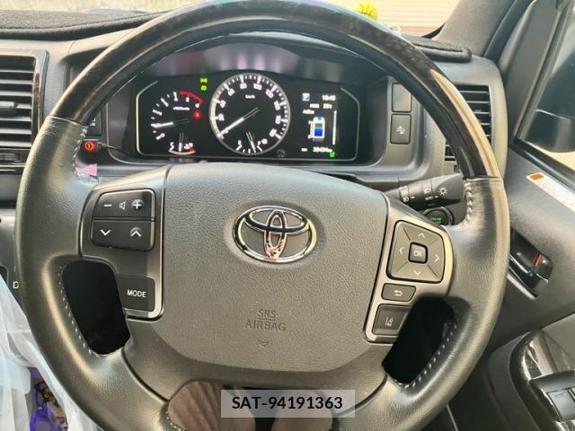 Toyota HIACE VAN 2024-08 7979395-21