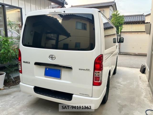 Toyota HIACE VAN 2024-08 7979395-3