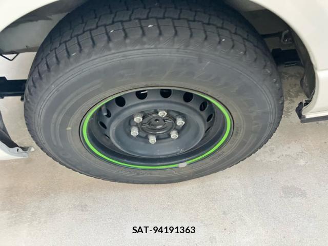 Toyota HIACE VAN 2024-08 7979395-7