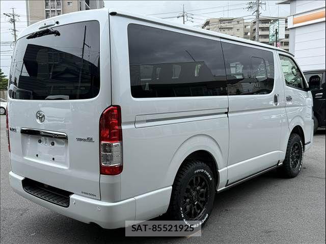 Toyota HIACE VAN 2026-06 7979389-14