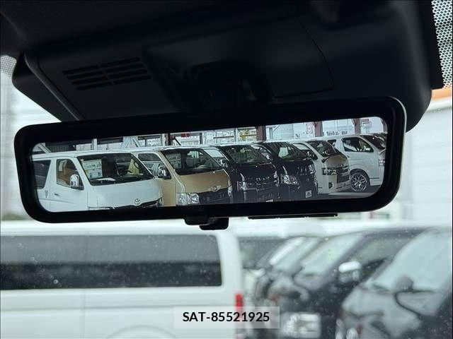 Toyota HIACE VAN 2026-06 7979389-16