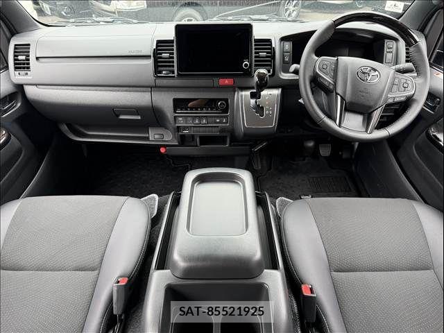 Toyota HIACE VAN 2026-06 7979389-3
