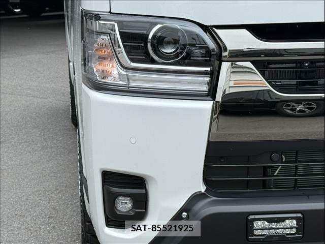 Toyota HIACE VAN 2026-06 7979389-4