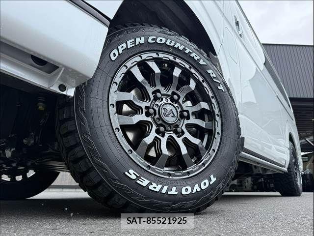 Toyota HIACE VAN 2026-06 7979389-5